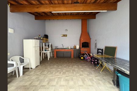 Casa à venda com 260m², 3 quartos e 3 vagas Casa à venda com 260m², 3 quartos e 3 vagasÁrea Externa