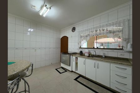 Casa à venda com 260m², 3 quartos e 3 vagas Casa à venda com 260m², 3 quartos e 3 vagasCozinha
