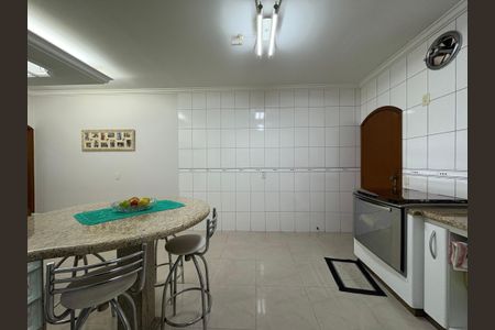 Casa à venda com 260m², 3 quartos e 3 vagas Casa à venda com 260m², 3 quartos e 3 vagasCozinha