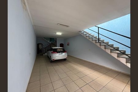 Casa à venda com 260m², 3 quartos e 3 vagas Casa à venda com 260m², 3 quartos e 3 vagasGaragem