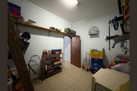 Casa à venda com 260m², 3 quartos e 3 vagas Casa à venda com 260m², 3 quartos e 3 vagasDepósito