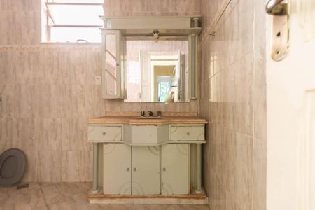 Casa para alugar com 115m², 5 quartos e 1 vagaBanheiro