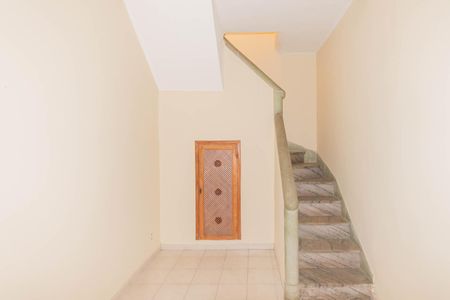 Casa para alugar com 115m², 5 quartos e 1 vagaHall