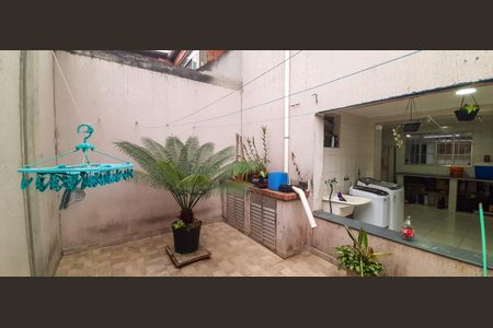Casa à venda com 219m², 3 quartos e 2 vagasQuintal