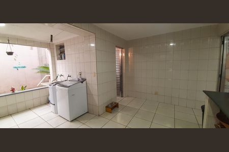 Casa à venda com 219m², 3 quartos e 2 vagasÁrea de Serviço