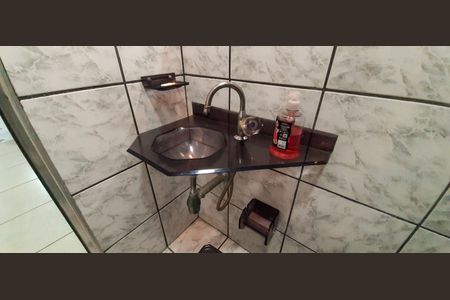 Casa à venda com 219m², 3 quartos e 2 vagasBanheiro de Serviço