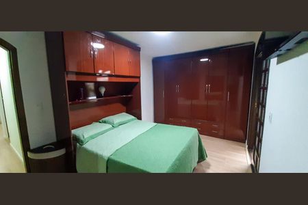 Casa à venda com 219m², 3 quartos e 2 vagasSuíte