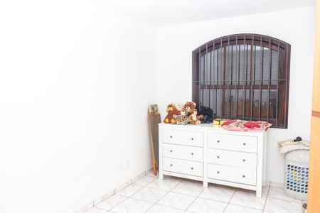 Casa à venda com 175m², 4 quartos e 2 vagasQuarto 2