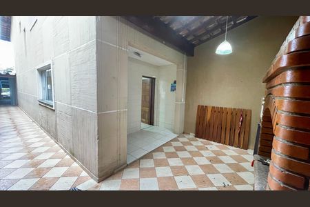 Quintal de casa para alugar com 3 quartos, 145m² em Jardim Santa Clara, Guarulhos