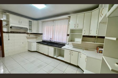 Cozinha de casa para alugar com 3 quartos, 145m² em Jardim Santa Clara, Guarulhos