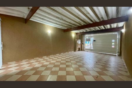 Garagem de casa para alugar com 3 quartos, 145m² em Jardim Santa Clara, Guarulhos