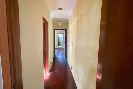 Casa para alugar com 145m², 3 quartos e 4 vagas Casa para alugar com 145m², 3 quartos e 4 vagasCorredor