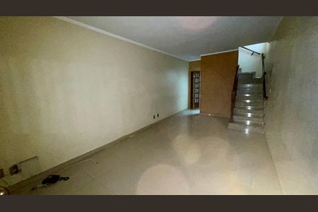 Casa para alugar com 145m², 3 quartos e 4 vagas Casa para alugar com 145m², 3 quartos e 4 vagasSala