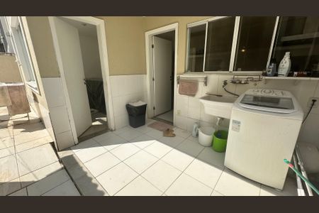 Casa à venda com 250m², 4 quartos e 2 vagasÁrea de Serviço