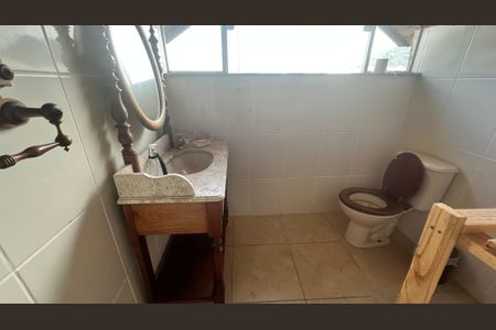 Casa à venda com 250m², 4 quartos e 2 vagasBanheiro sótão