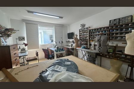 Casa à venda com 250m², 4 quartos e 2 vagasSuíte 2