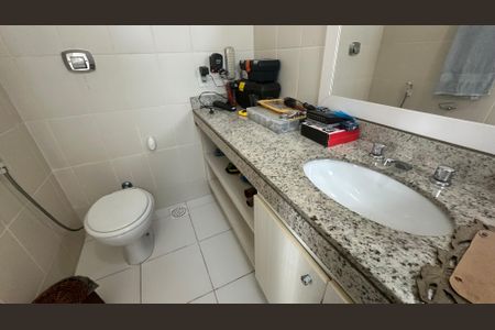 Casa à venda com 250m², 4 quartos e 2 vagasBanheiro da Suíte 2