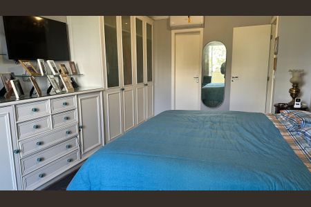 Casa à venda com 250m², 4 quartos e 2 vagasSuíte 3