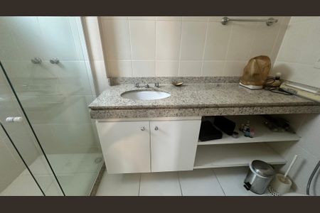 Casa à venda com 250m², 4 quartos e 2 vagasBanheiro da Suíte 1