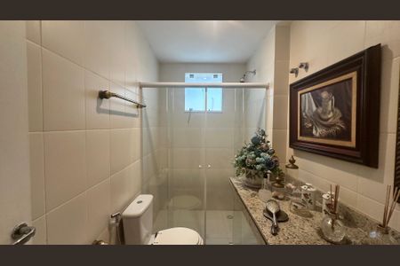 Casa à venda com 250m², 4 quartos e 2 vagasLavabo