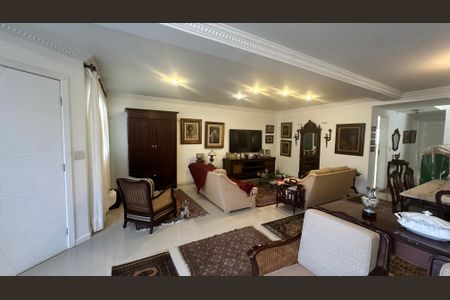 Casa à venda com 250m², 4 quartos e 2 vagasSala