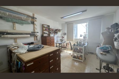 Casa à venda com 250m², 4 quartos e 2 vagasSuíte 2