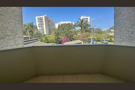 Casa à venda com 250m², 4 quartos e 2 vagasVaranda da Suíte 3