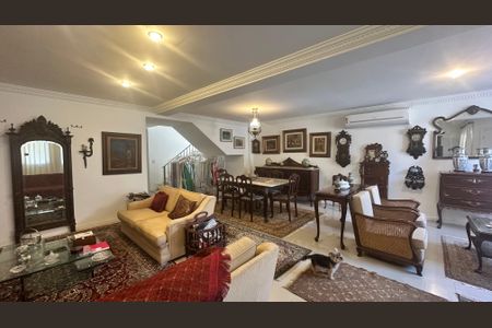 Sala de casa à venda com 4 quartos, 250m² em Barra da Tijuca, Rio de Janeiro