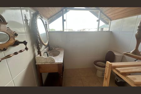 Casa à venda com 250m², 4 quartos e 2 vagasBanheiro sótão