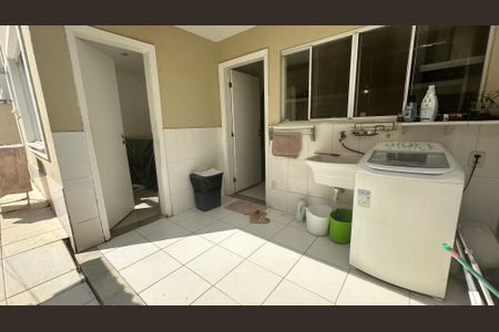 Casa à venda com 250m², 4 quartos e 2 vagasÁrea de Serviço