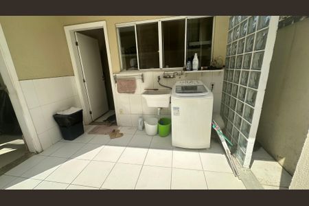 Casa à venda com 250m², 4 quartos e 2 vagasÁrea de Serviço