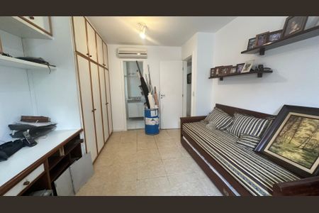 Casa à venda com 250m², 4 quartos e 2 vagasSuíte 1