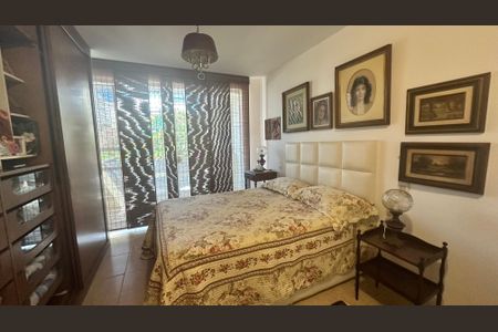 Casa à venda com 250m², 4 quartos e 2 vagasSuíte 4