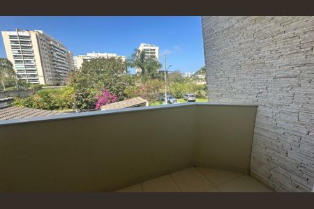Casa à venda com 250m², 4 quartos e 2 vagasVaranda da Suíte 3