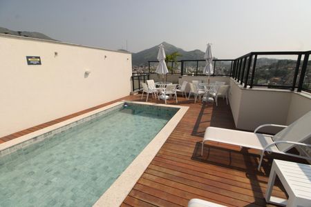 Apartamento à venda com 33m², 1 quarto e sem vagaÁrea comum - Piscina