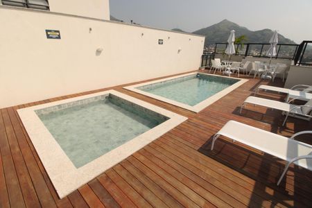 Apartamento à venda com 33m², 1 quarto e sem vagaÁrea comum - Piscina