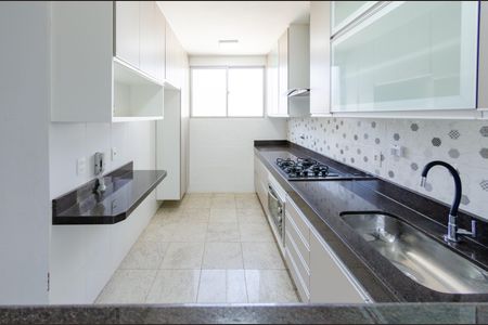 Apartamento à venda com 75m², 3 quartos e 2 vagasCozinha