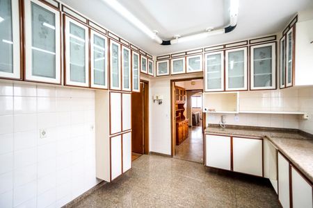 Apartamento à venda com 185m², 3 quartos e 2 vagasCozinha