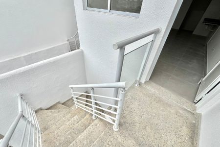 Casa à venda com 53m², 2 quartos e 1 vagaEscada