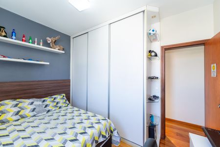Apartamento à venda com 130m², 3 quartos e 2 vagas Apartamento à venda com 130m², 3 quartos e 2 vagasQuarto 1