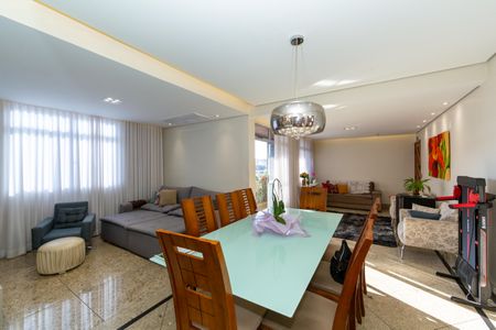 Apartamento à venda com 130m², 3 quartos e 2 vagas Apartamento à venda com 130m², 3 quartos e 2 vagasSala