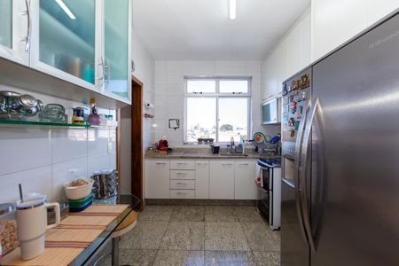 Apartamento à venda com 130m², 3 quartos e 2 vagas Apartamento à venda com 130m², 3 quartos e 2 vagasCozinha