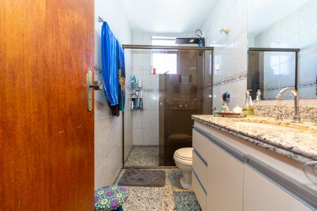Apartamento à venda com 130m², 3 quartos e 2 vagas Apartamento à venda com 130m², 3 quartos e 2 vagasBanheiro 1