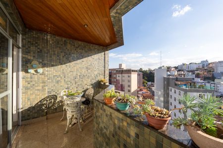 Apartamento à venda com 130m², 3 quartos e 2 vagas Apartamento à venda com 130m², 3 quartos e 2 vagasVaranda da Sala