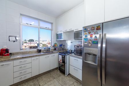 Apartamento à venda com 130m², 3 quartos e 2 vagas Apartamento à venda com 130m², 3 quartos e 2 vagasCozinha