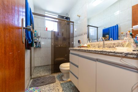 Apartamento à venda com 130m², 3 quartos e 2 vagas Apartamento à venda com 130m², 3 quartos e 2 vagasBanheiro 1