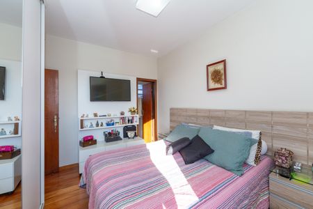 Apartamento à venda com 130m², 3 quartos e 2 vagas Apartamento à venda com 130m², 3 quartos e 2 vagasQuarto 2