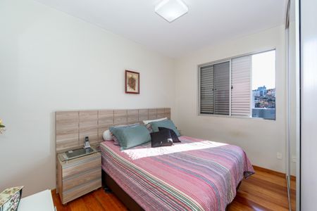 Apartamento à venda com 130m², 3 quartos e 2 vagas Apartamento à venda com 130m², 3 quartos e 2 vagasQuarto 2