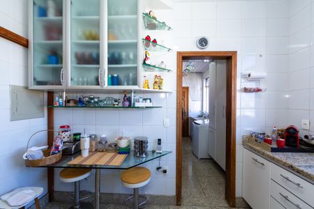 Apartamento à venda com 130m², 3 quartos e 2 vagas Apartamento à venda com 130m², 3 quartos e 2 vagasCozinha