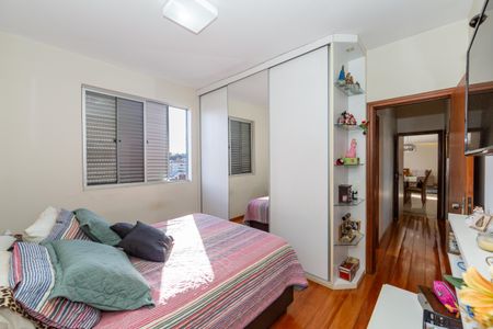 Apartamento à venda com 130m², 3 quartos e 2 vagas Apartamento à venda com 130m², 3 quartos e 2 vagasQuarto 2